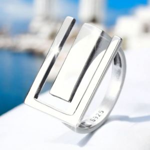 Anillo de plata diseño rectangular moderno
