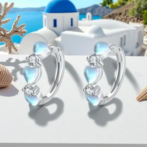 Pendientes de plata con piedra lunar azul de la colección Balearyc