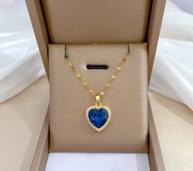 Colgante corazón azul con cadena dorada – Balearyc