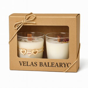 Vela aromática Balearyc con cuarzo rosa y canela sobre bandeja de madera