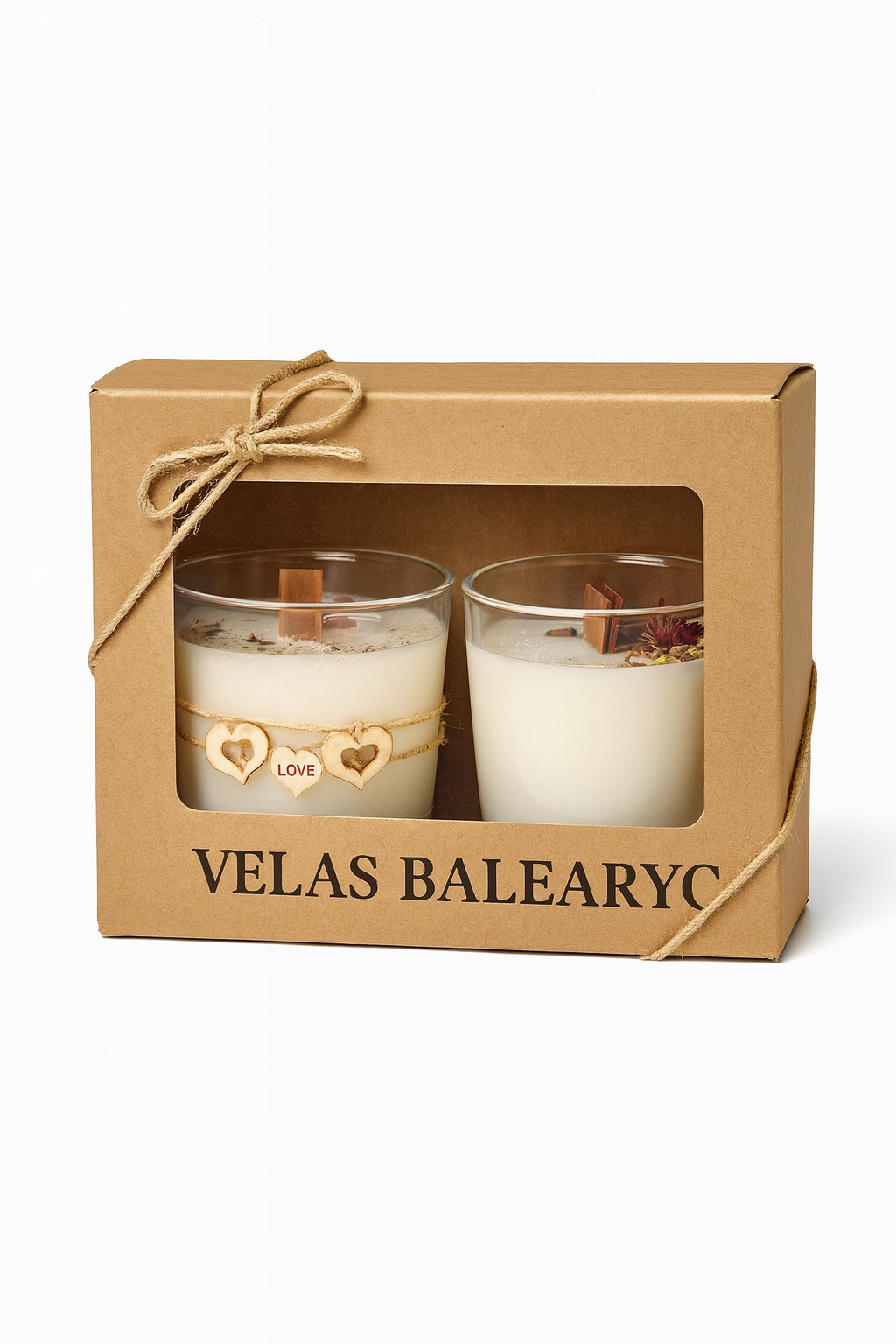 Vela aromática Balearyc con cuarzo rosa y canela sobre bandeja de madera